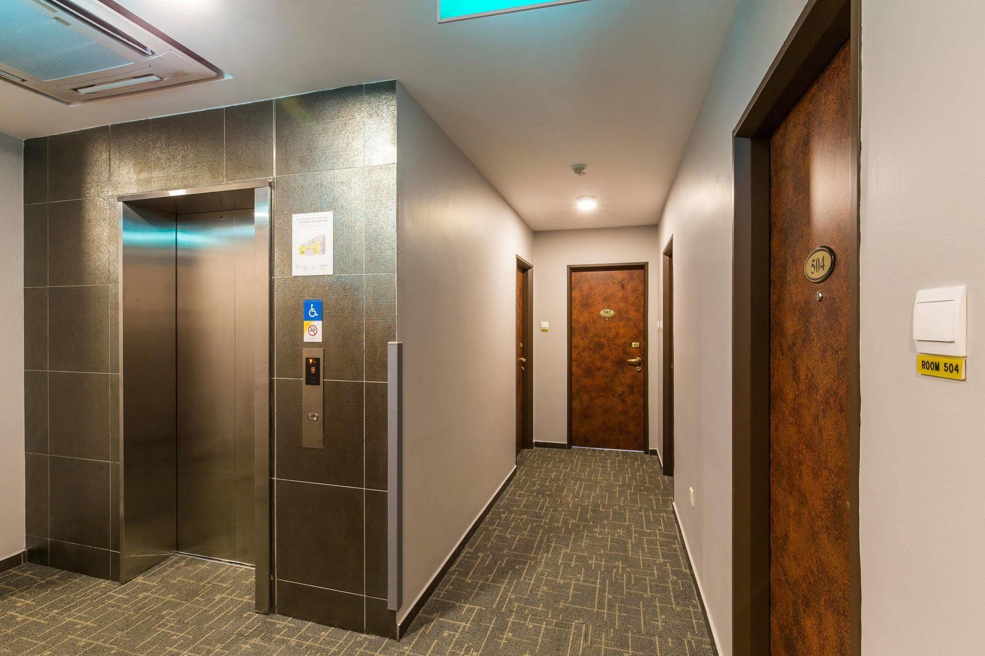 Ibis Budget Singapore West Coast Екстериор снимка